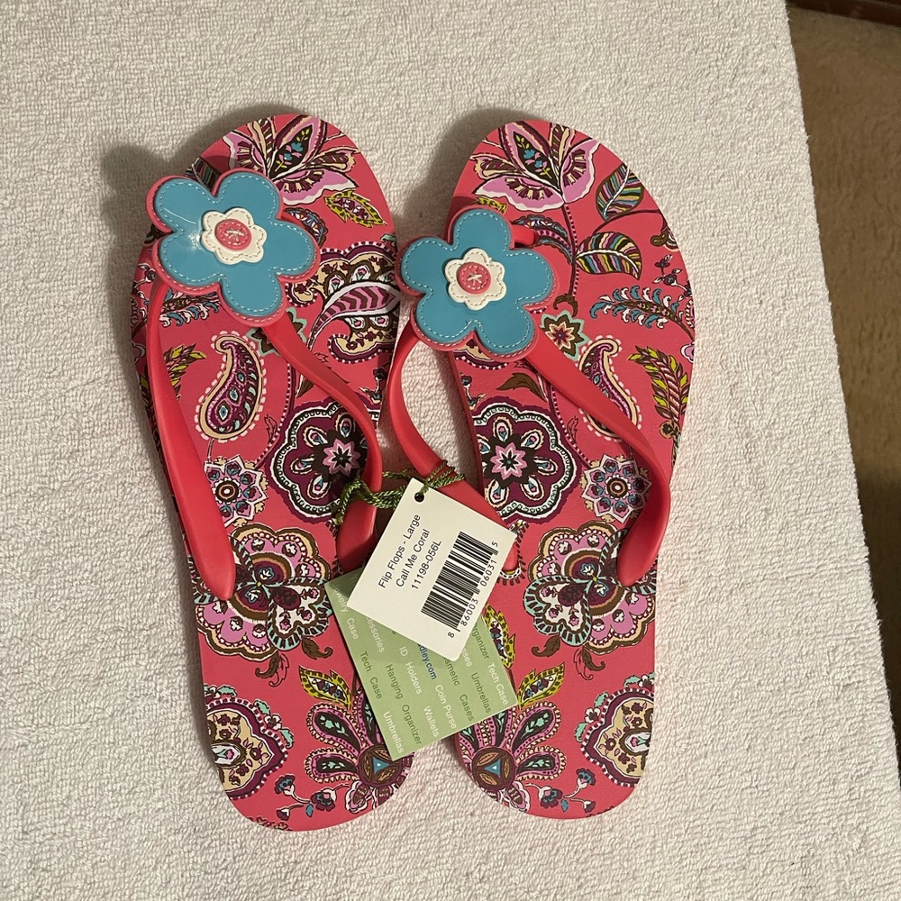 NWT Vera Bradley Size Large Call Me Coral flip flops Floral Flip Flops
